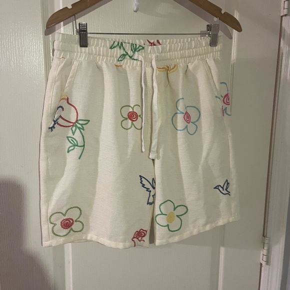 Malibu Pants - Malibu Cream Floral Embroidered Women Shorts